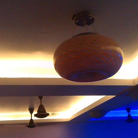Hotel Rajendra Chinchani Bagian luar foto
