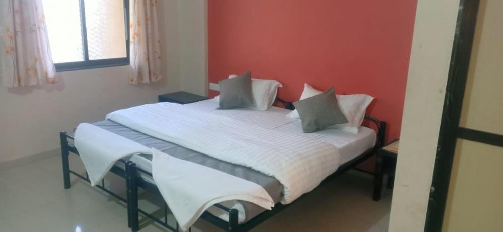 Hotel Rajendra Chinchani Bagian luar foto