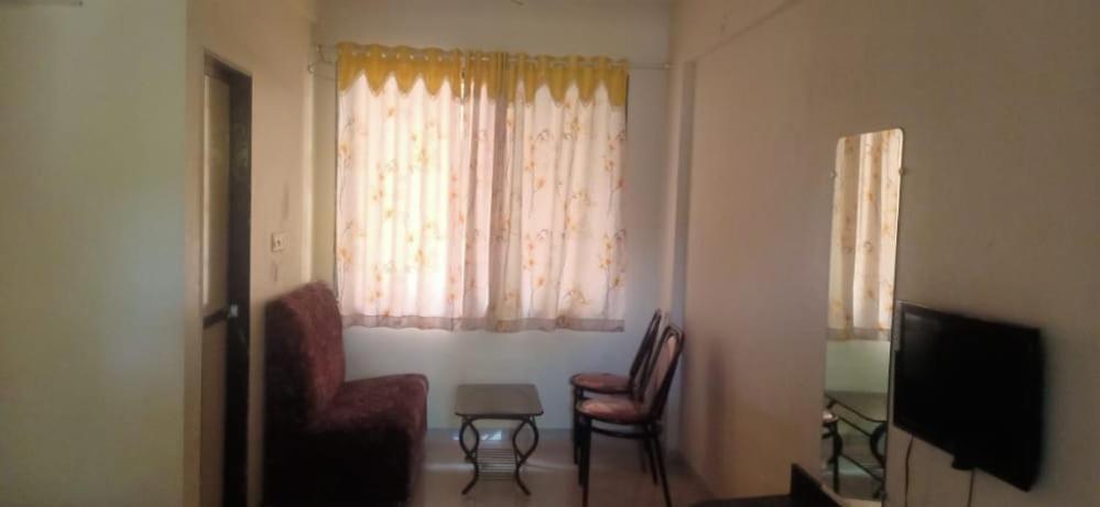 Hotel Rajendra Chinchani Bagian luar foto