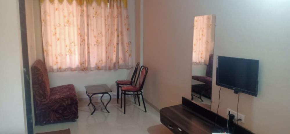 Hotel Rajendra Chinchani Bagian luar foto